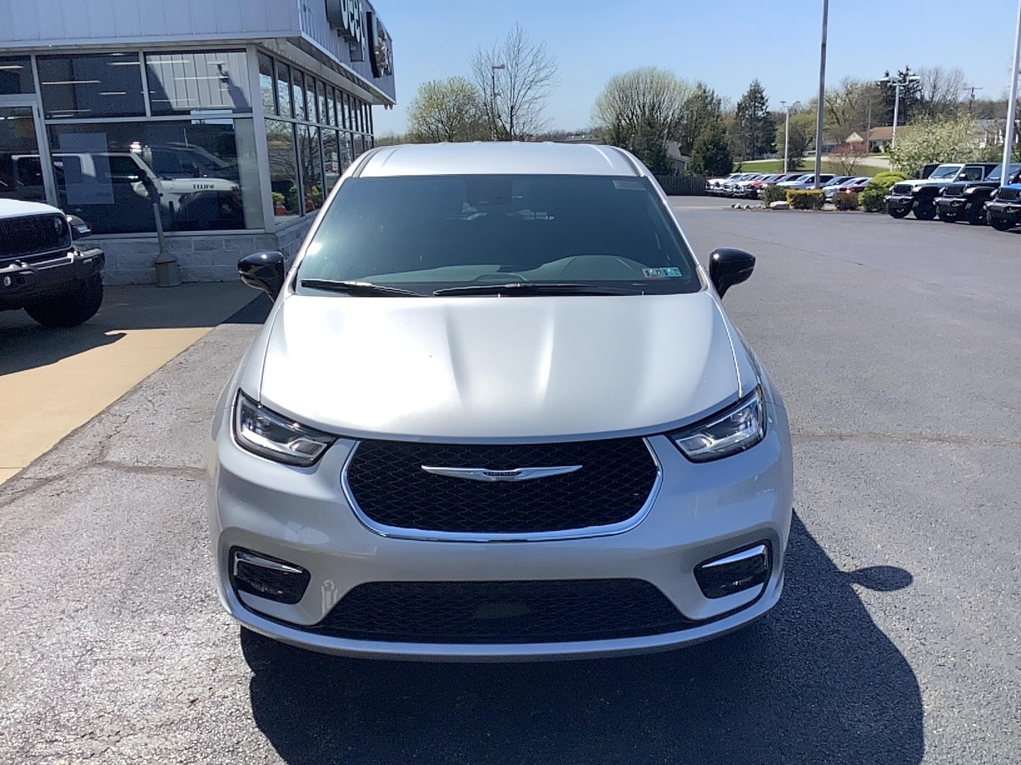 2026 Chrysler Pacifica SELECT AWD Silver Mist at Three Rivers CJD
