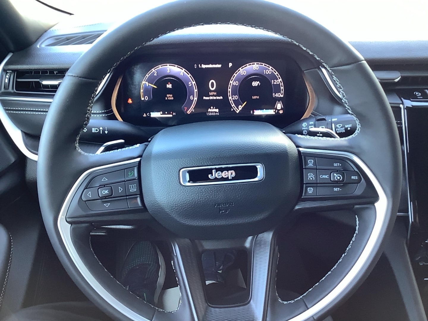 2025 Jeep Grand Cherokee L photo 12 of 14