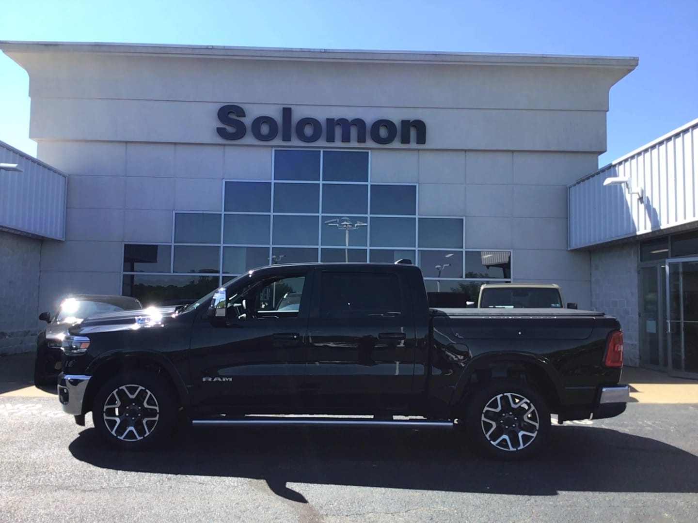 2025 RAM 1500 Laramie 4x4 Crew Cab 5'7's photo