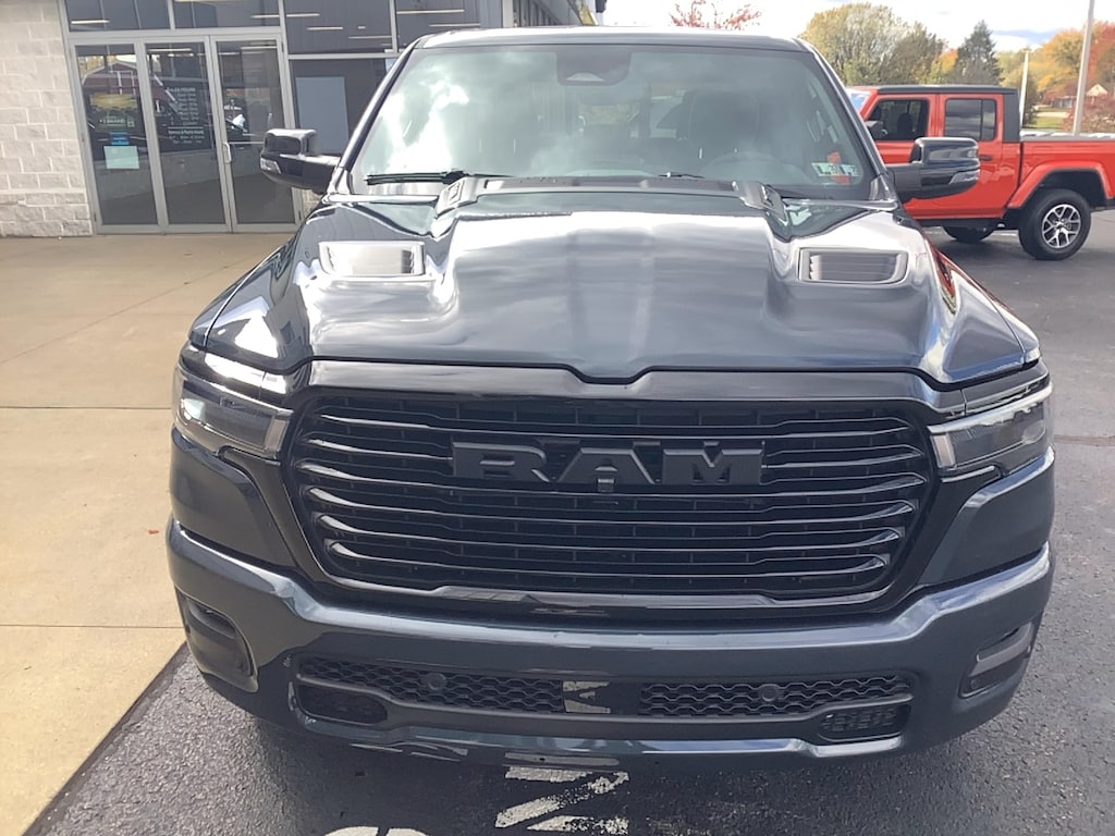 New 2026 Ram 1500 LARAMIE CREW CAB 4X4 5'7 BOX Pickup