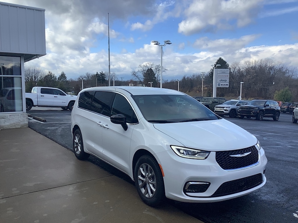 New 2026 Chrysler Pacifica SELECT AWD Passenger Van