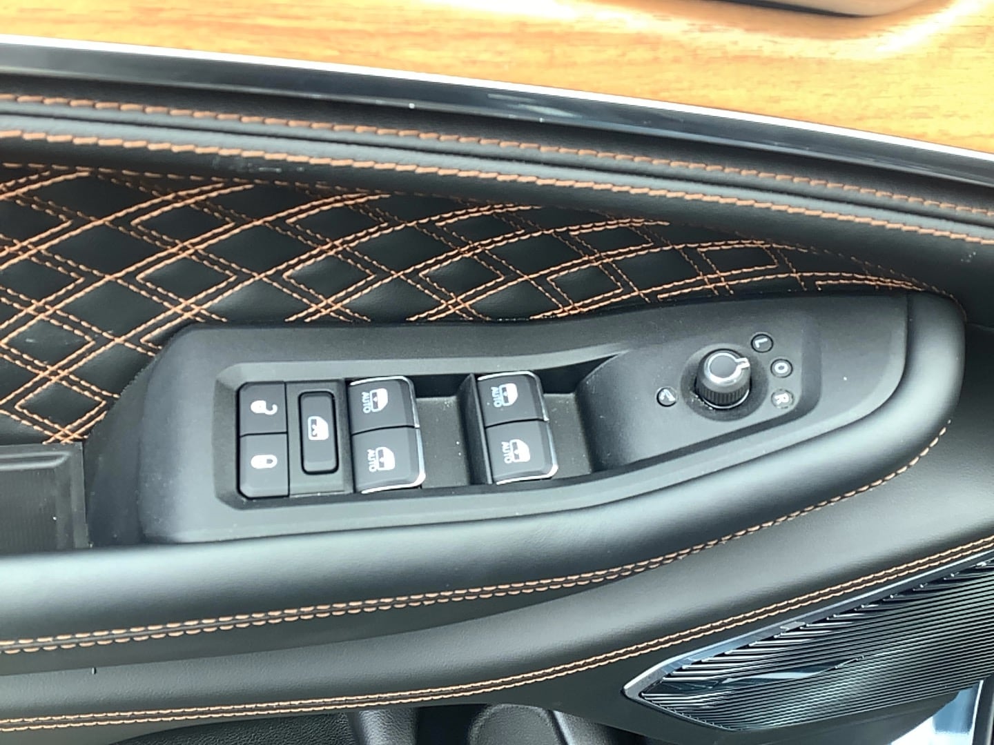2026 Jeep Grand Cherokee SUMMIT 4X4 - 9