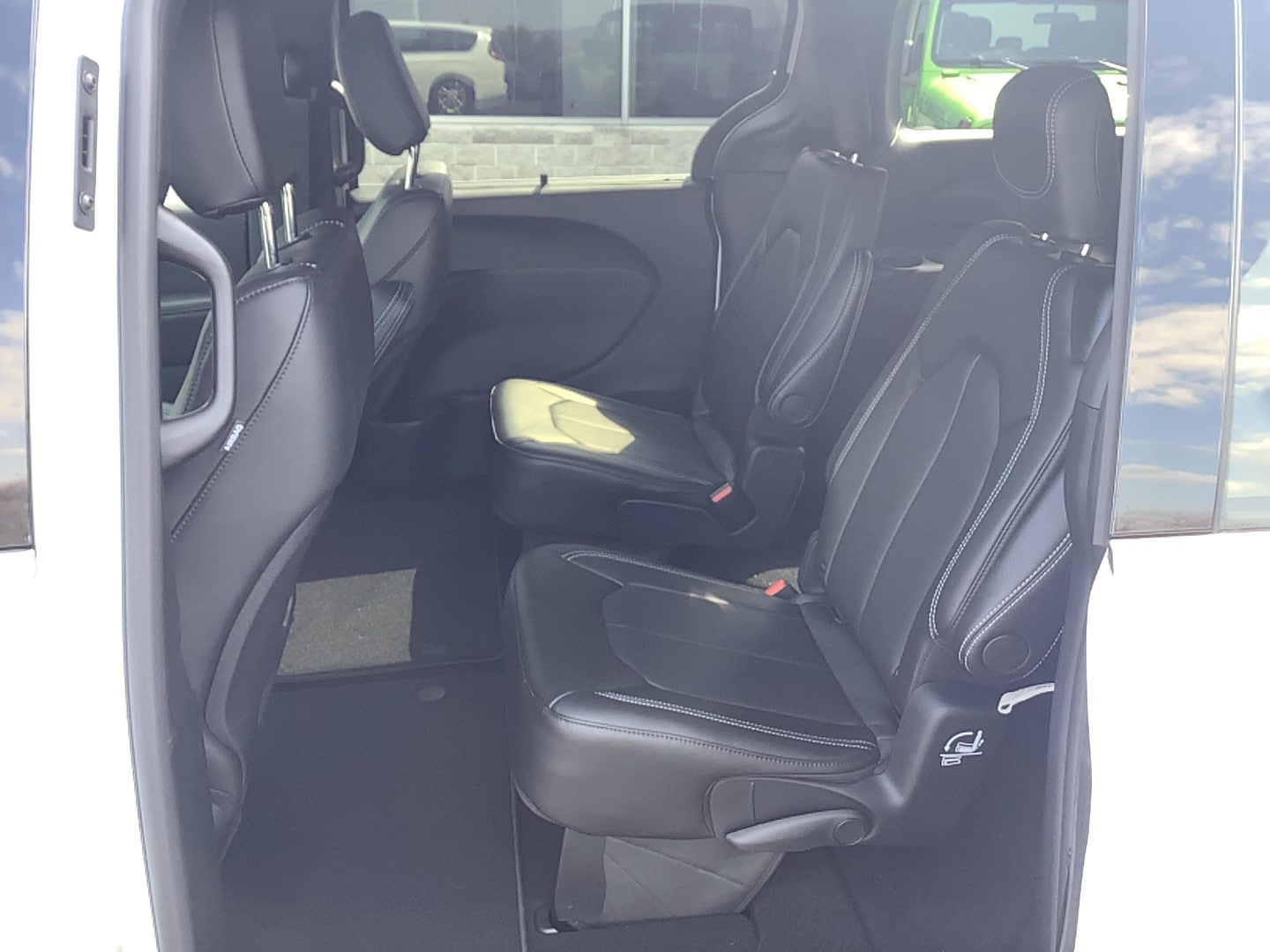 2026 Chrysler Pacifica SELECT AWD Bright White at Three Rivers CJD