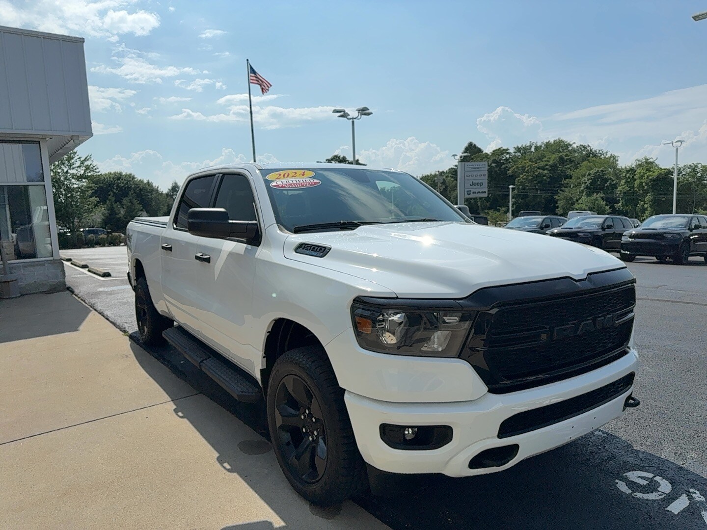 2024 Ram 1500 Tradesman photo 2