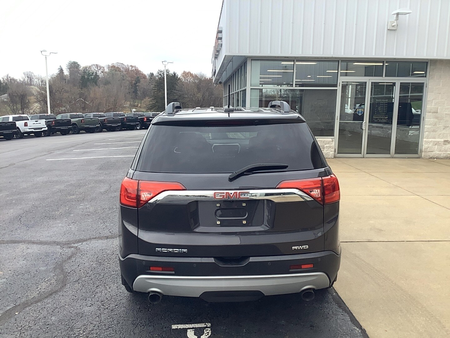 2017 Gmc Acadia SLT photo 2