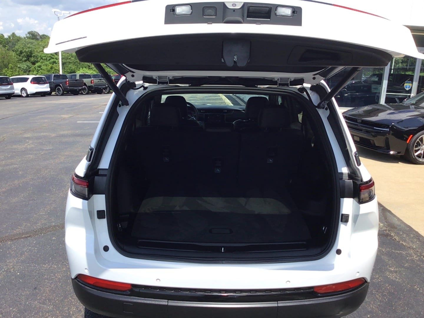 2024 Jeep Grand Cherokee Altitude X Bright White Clearcoat at Solomon CJD Carmichaels