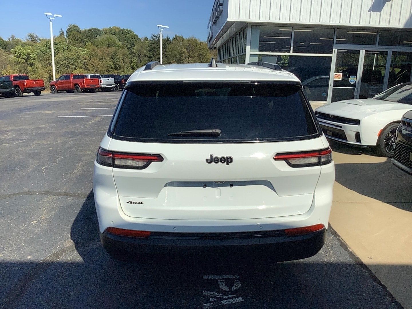 2025 Jeep Grand Cherokee L photo 4 of 14