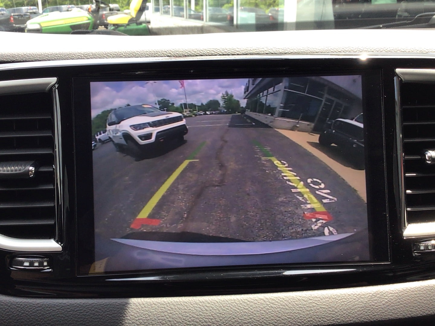 2024 Chrysler Pacifica photo 13 of 13