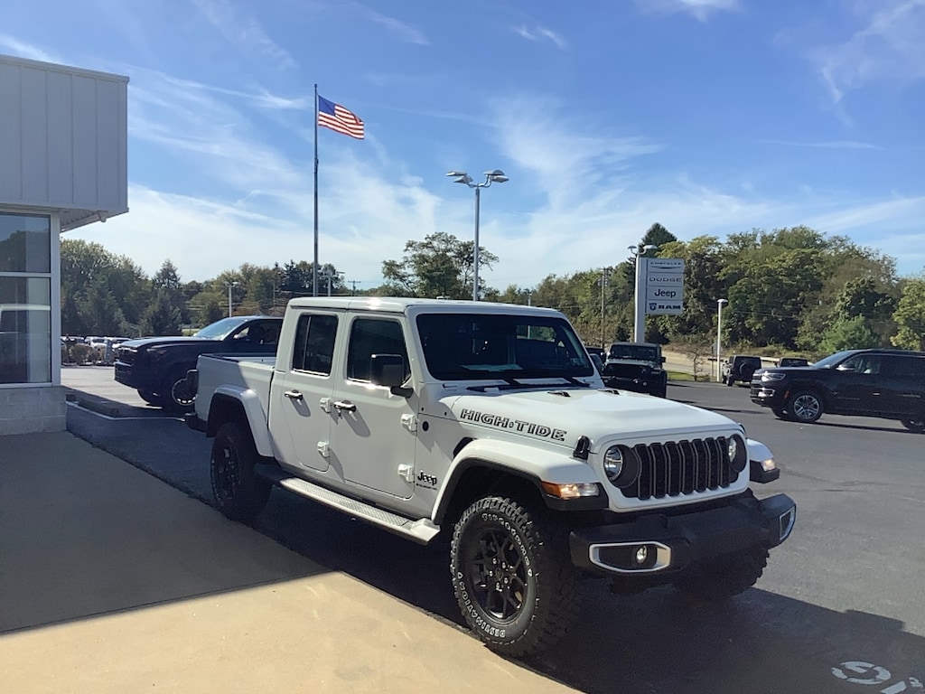 New 2025 Jeep Gladiator HIGH TIDE 4X4 Pickup