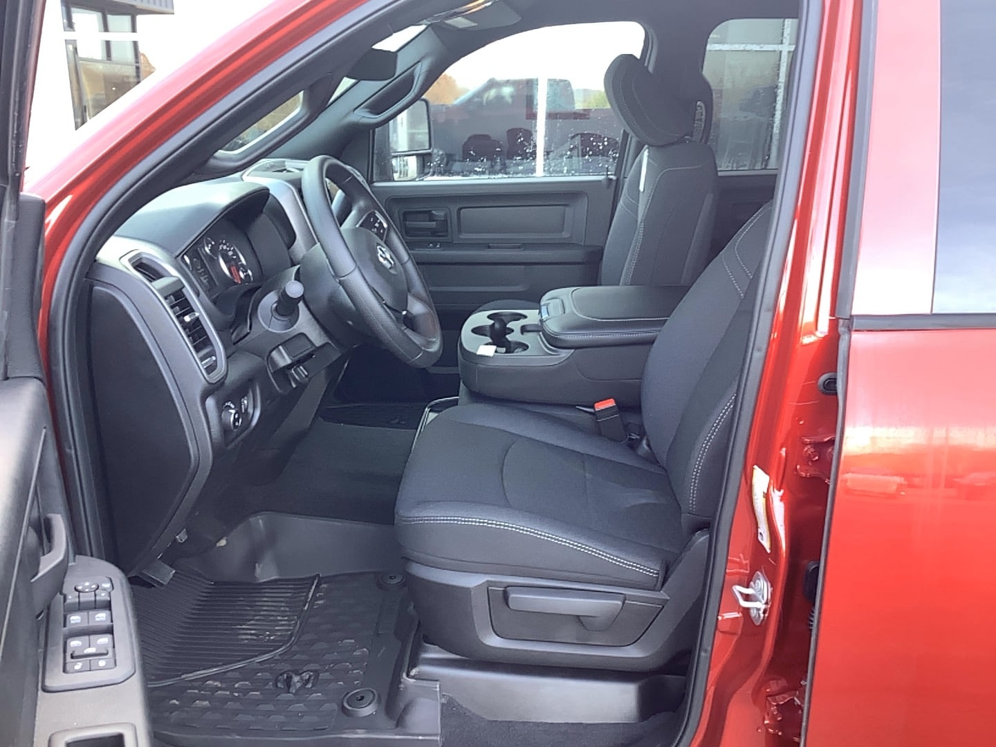2026 RAM 3500 Tradesman - Photo 10