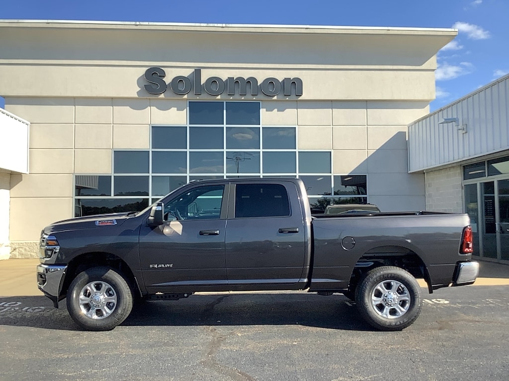 New 2026 Ram 2500 BIG HORN CREW CAB 4X4 6'4 BOX Pickup