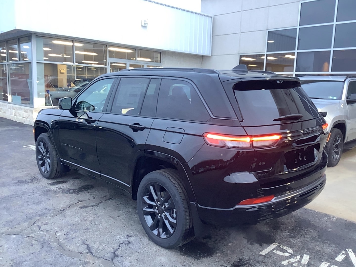 2026 Jeep Grand Cherokee LIMITED RESERVE 4X4 - 6
