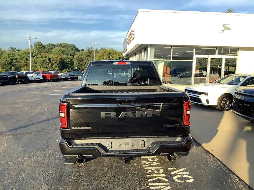 New 2027 Ram 1500 LARAMIE CREW CAB 4X4 5'7 BOX Pickup