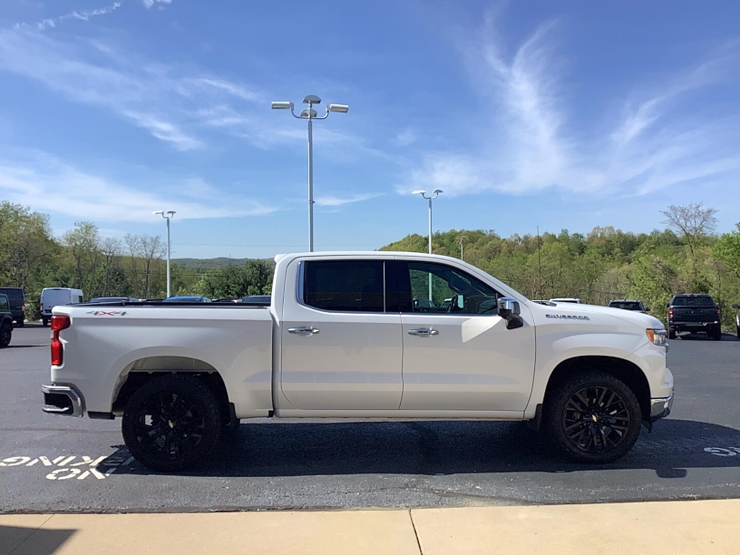 2022 Chevrolet Silverado 1500 LTZ photo 4