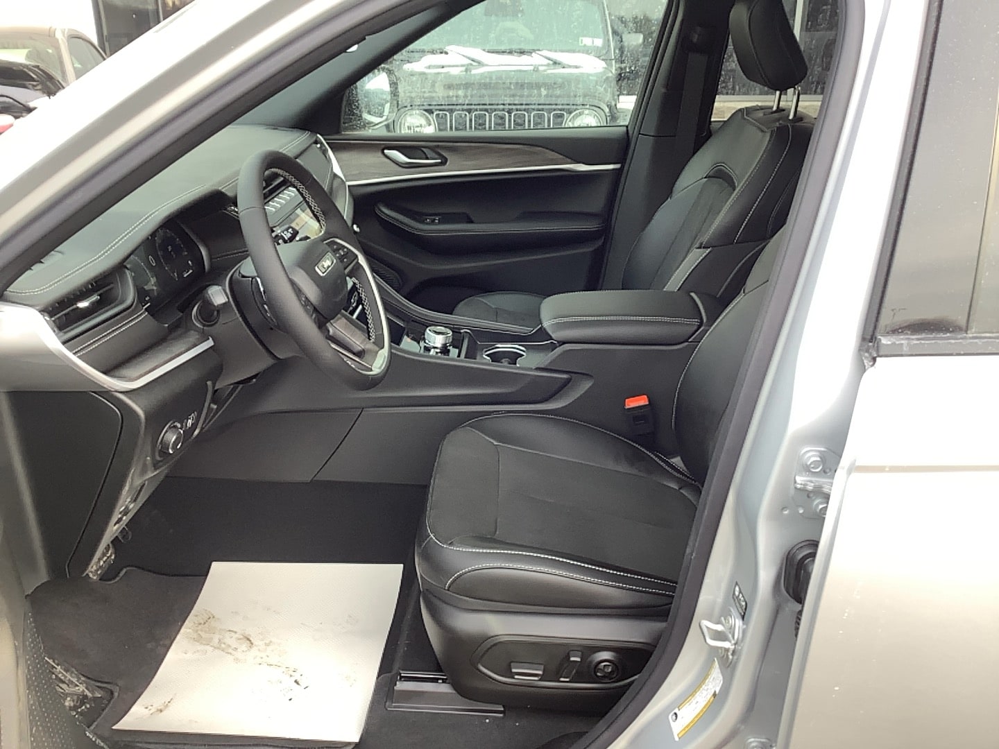 2026 Jeep Grand Cherokee LAREDO ALTITUDE 4X4 - 10