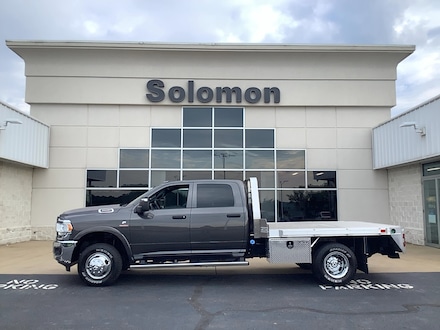 2024 Ram 3500 Chassis Cab 3500 TRADESMAN CREW CAB CHASSIS 4X4 60' CA Pickup