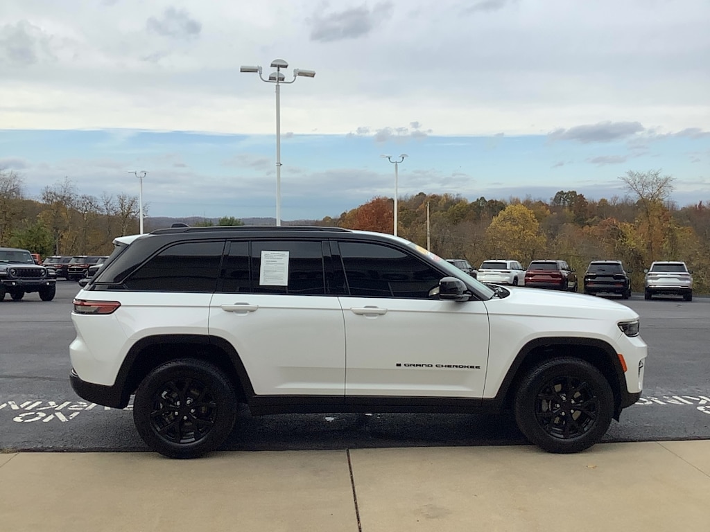 Used 2024 Jeep Grand Cherokee Altitude Altitude 4x4