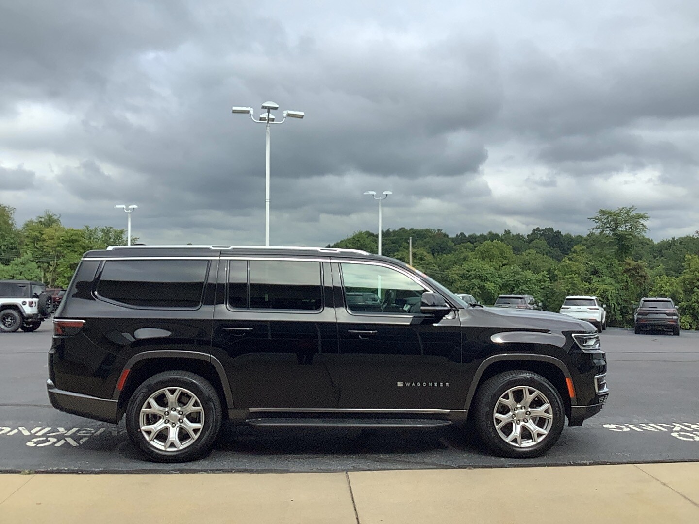 2022 Jeep Wagoneer Series II photo 2