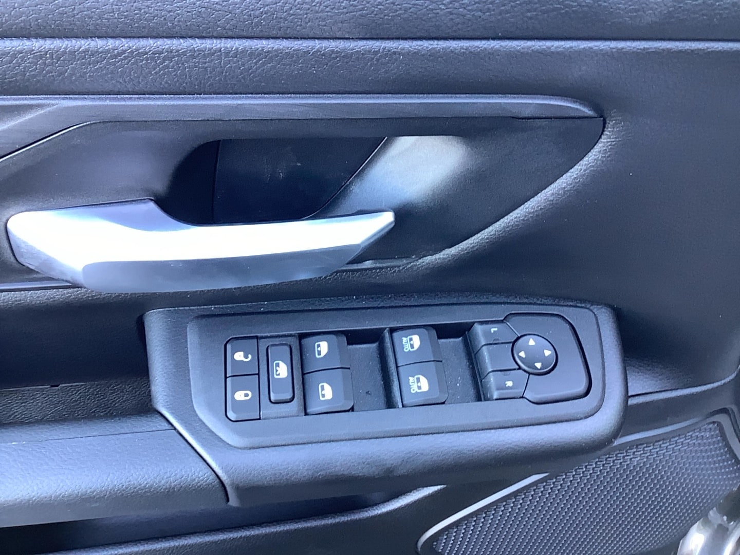 2026 Ram 1500 photo 9 of 13