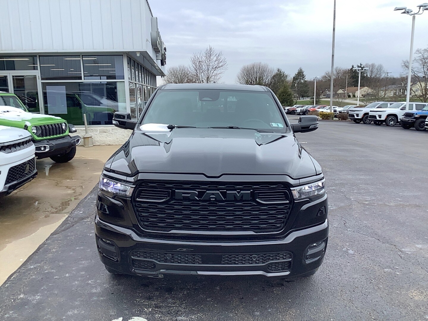 2026 Ram 1500 BIG HORN CREW CAB 4X4 5'7 BOX Diamond Black Crystal Pearlcoat at Solomon CJD Brownsville