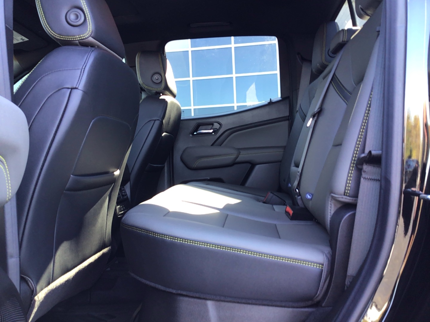 2026 Chevrolet Colorado photo 8 of 13