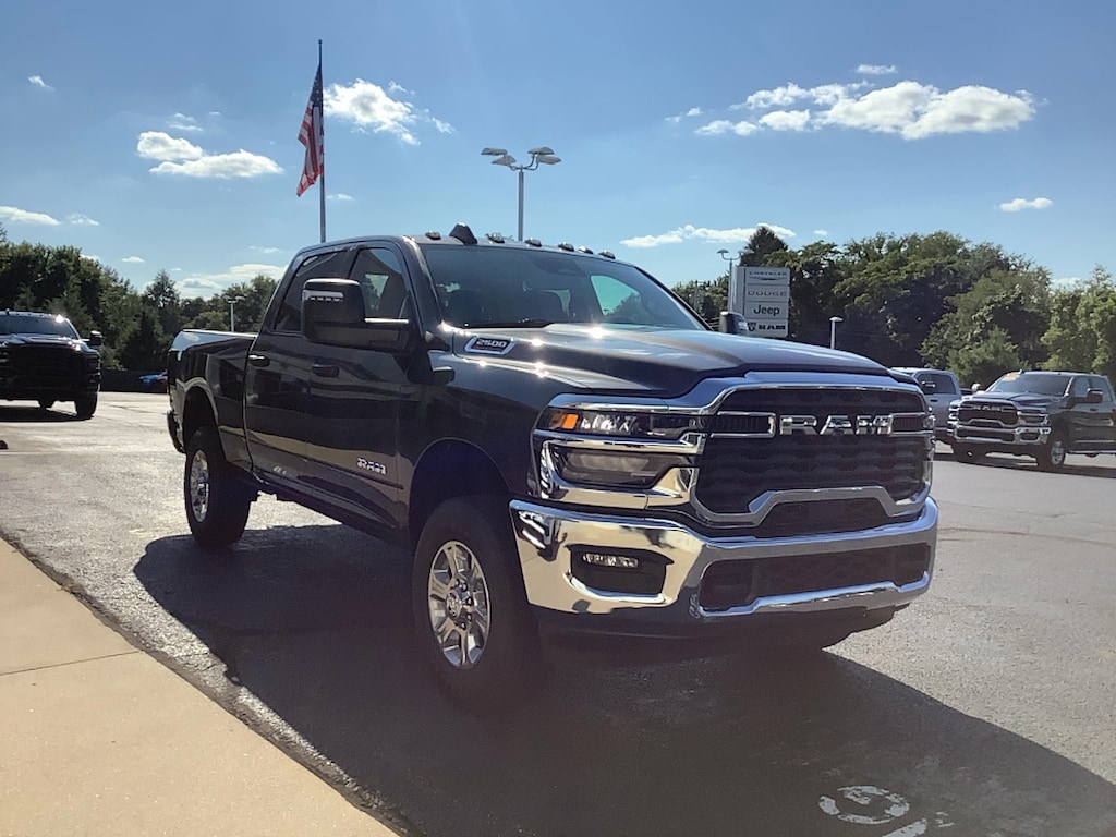 New 2026 Ram 2500 BIG HORN CREW CAB 4X4 6'4 BOX Pickup