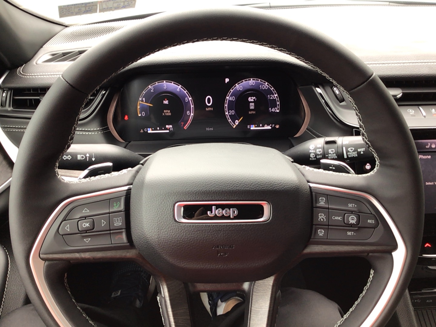 2027 Jeep Grand Cherokee photo 12 of 14