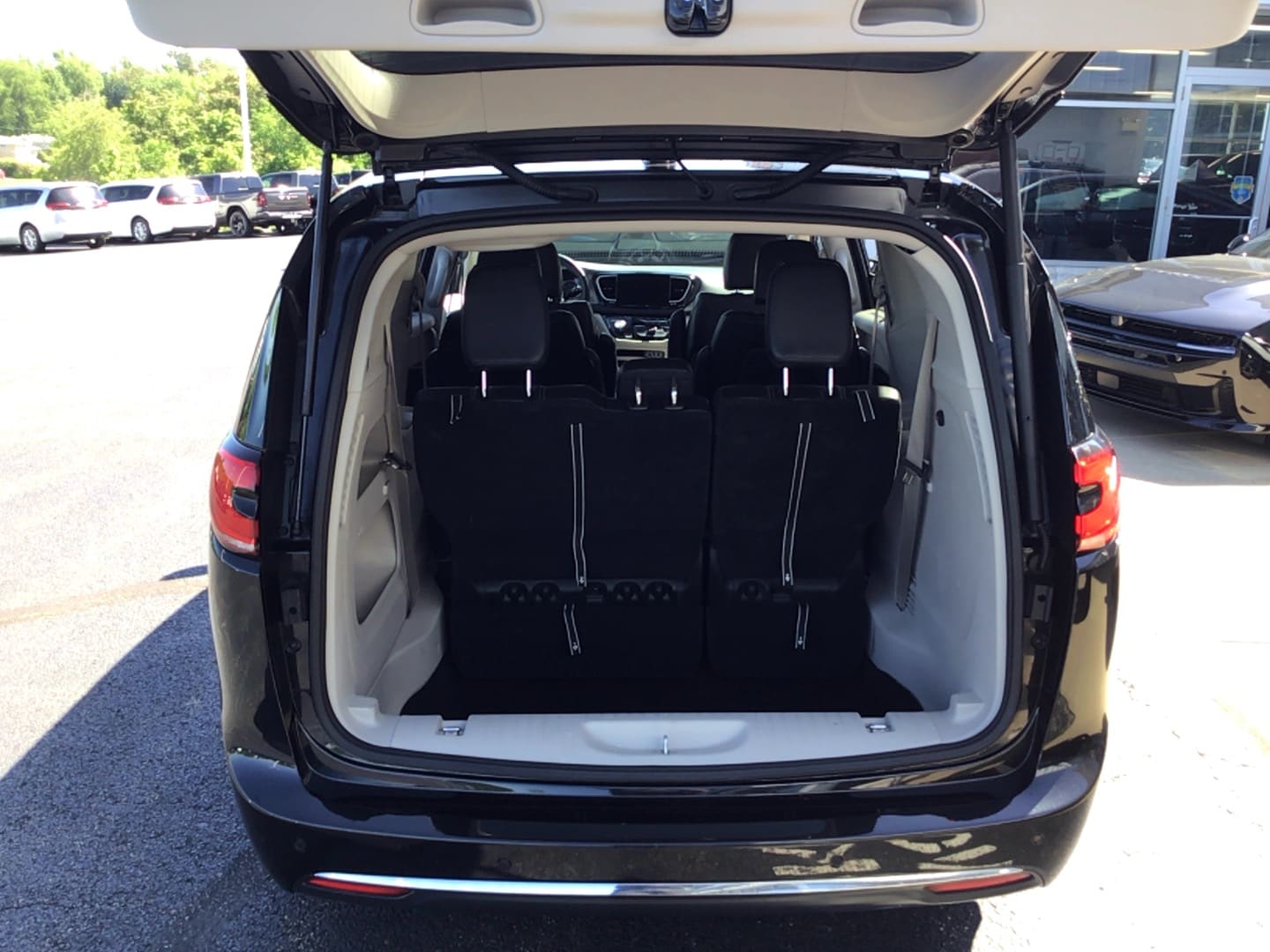 2023 Chrysler Pacifica Touring L Brilliant Black Crystal Pearlcoat at Solomon CJD Carmichaels