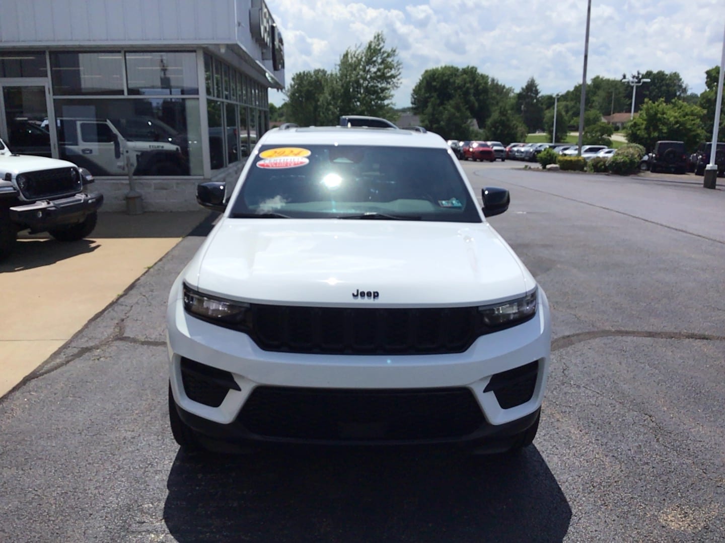 2024 Jeep Grand Cherokee Altitude X Bright White Clearcoat at Solomon CJD Carmichaels