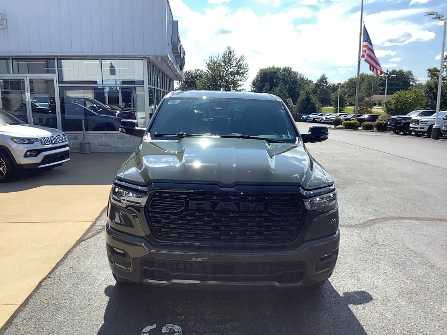 2027 Ram 1500 photo 2 of 13