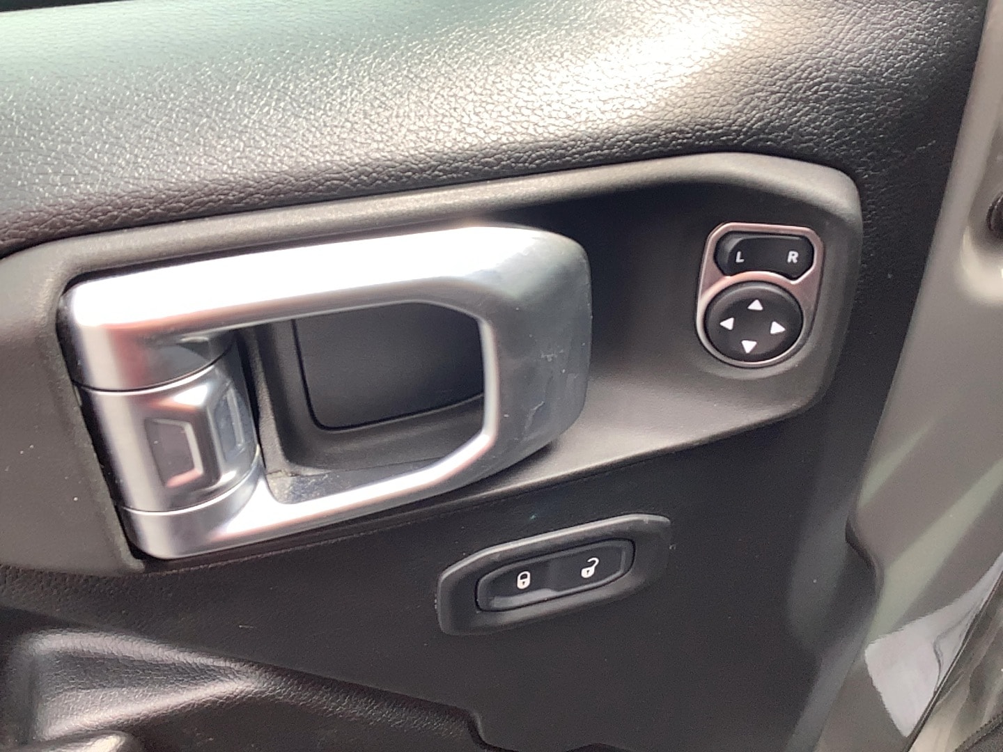 2021 Jeep Wrangler Unlimited Islander - 11
