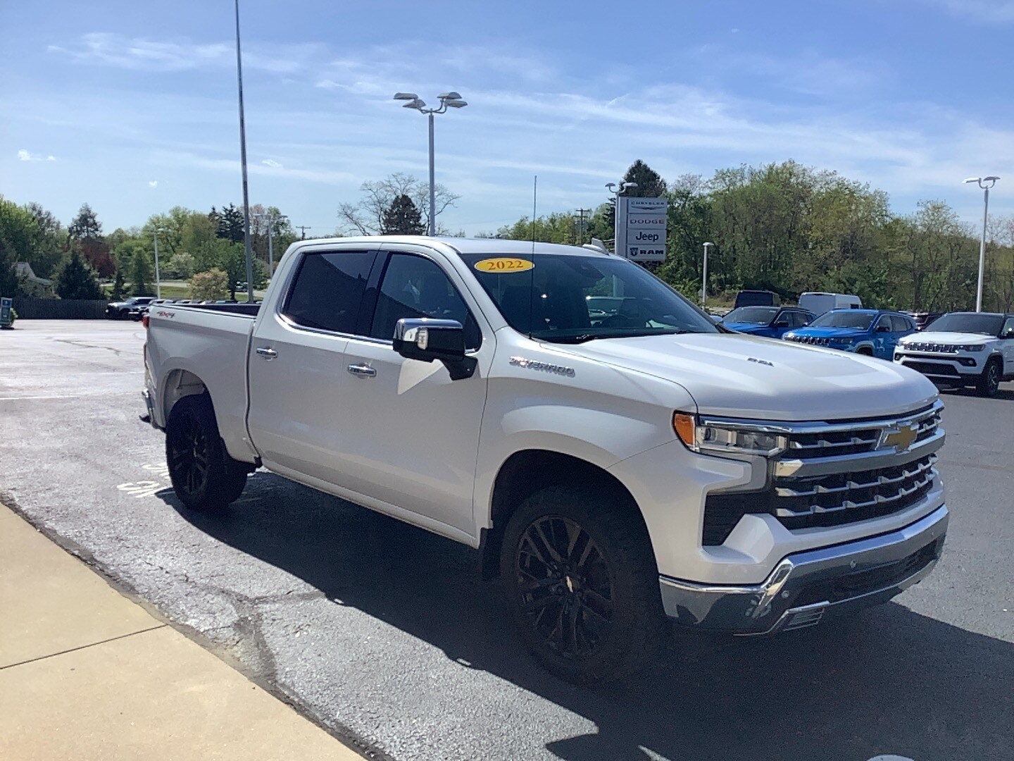 2022 Chevrolet Silverado 1500 LTZ photo 3