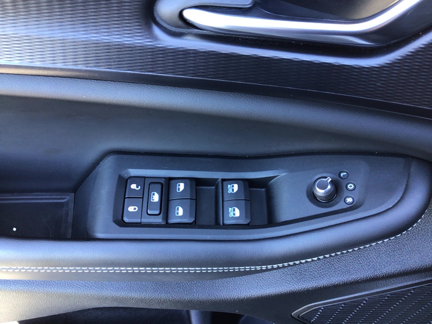 2025 Jeep Grand Cherokee photo 10 of 14