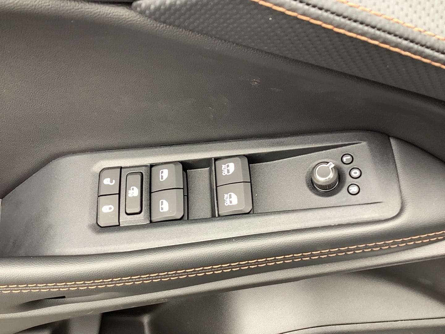 2026 Jeep Cherokee OVERLAND 4X4 Silver Zynith at Solomon CJD Brownsville