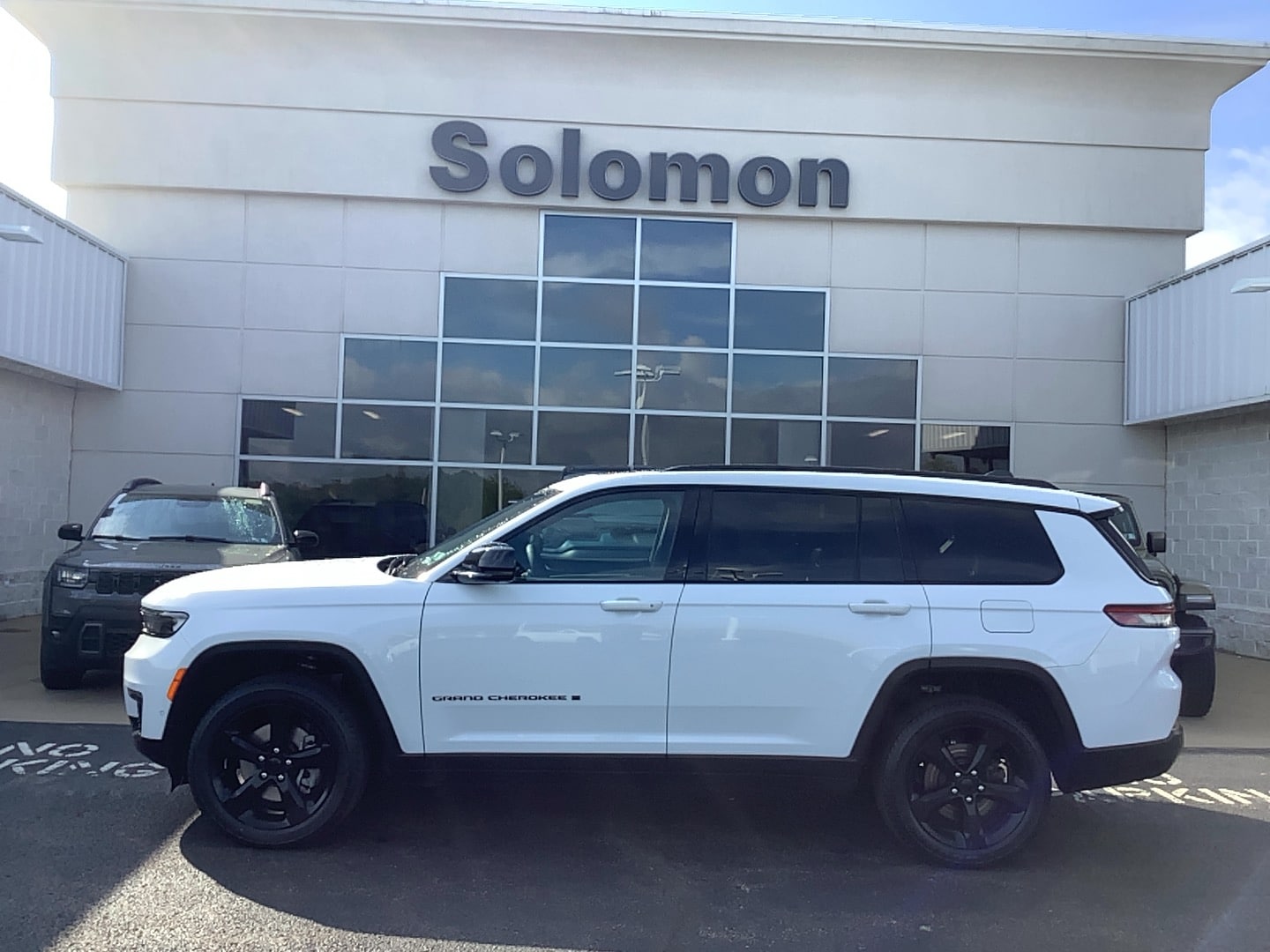 2024 Jeep Grand Cherokee L Limited Bright White Clearcoat at Solomon CJD Carmichaels