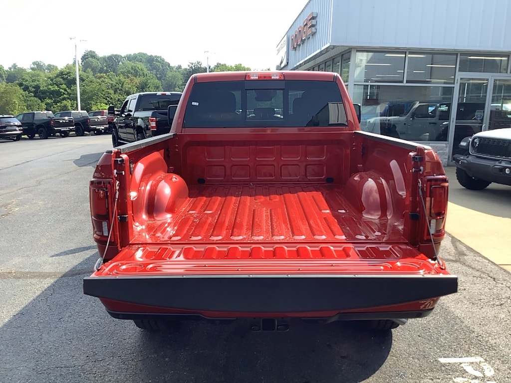 New 2026 Ram 2500 BIG HORN CREW CAB 4X4 6'4 BOX Pickup