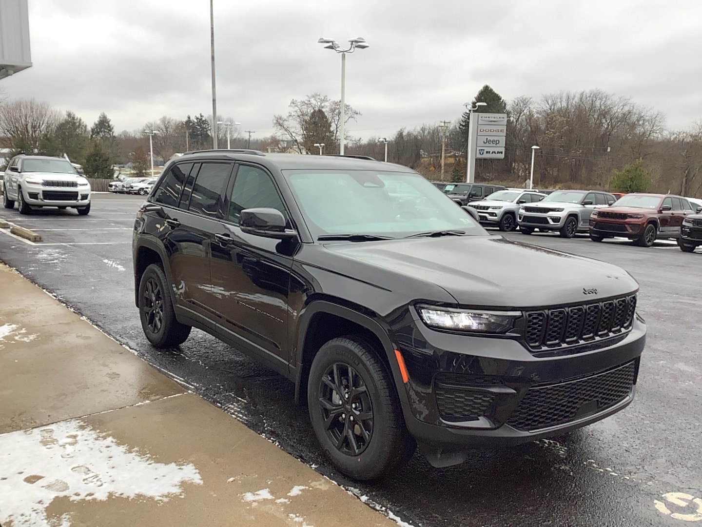 2025 Jeep Grand Cherokee ALTITUDE X 4X4 - 3