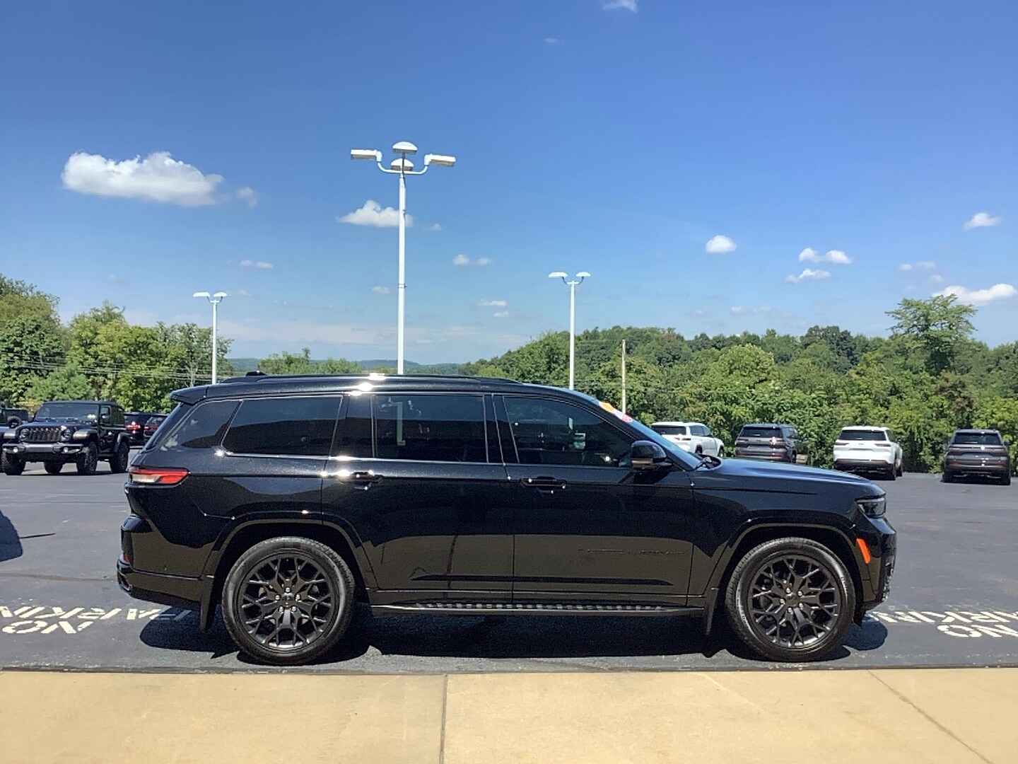 2025 Jeep Grand Cherokee L Summit Reserve photo 4