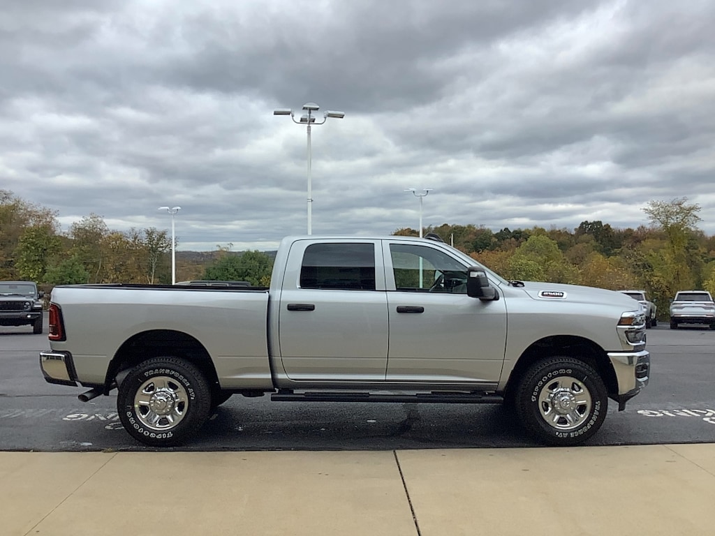 New 2026 Ram 2500 TRADESMAN CREW CAB 4X4 6'4 BOX Pickup