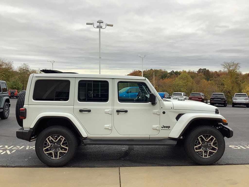 New 2026 Jeep Wrangler 4-DOOR SAHARA Sport Utility