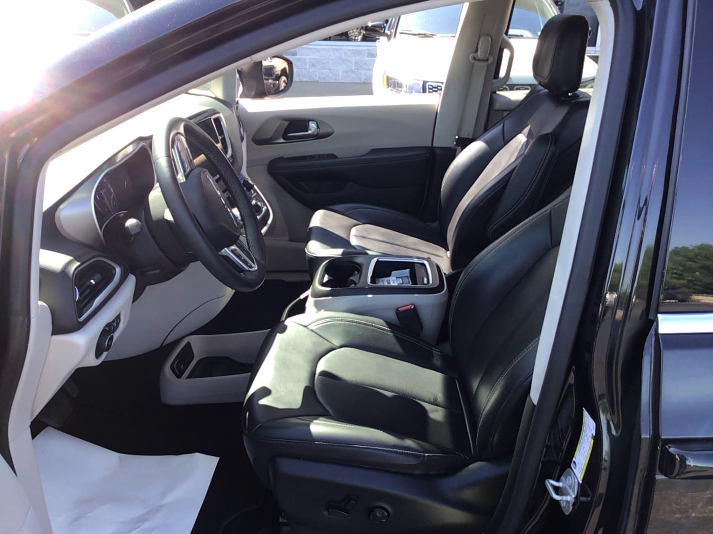 2023 Chrysler Pacifica Touring L Brilliant Black Crystal Pearlcoat at Solomon CJD Carmichaels