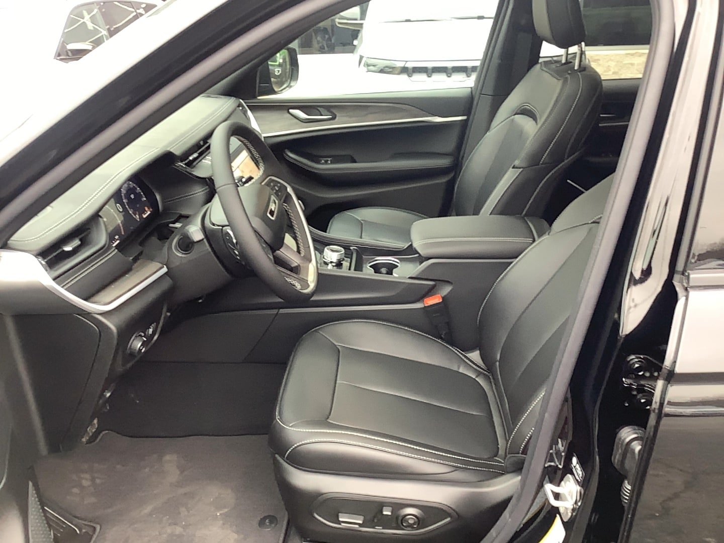 2026 Jeep Grand Cherokee LIMITED 4X4 - 9