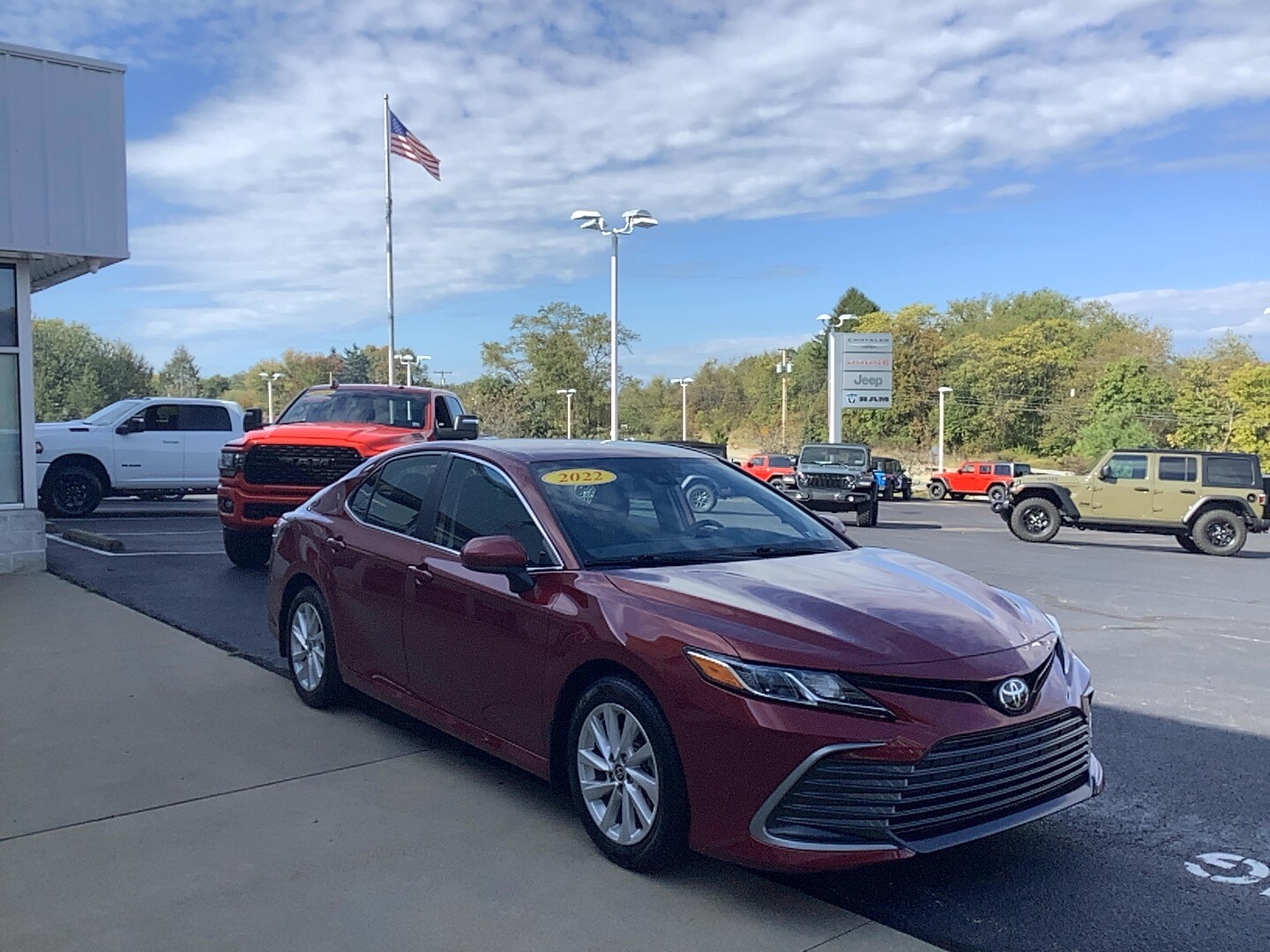 2022 Toyota Camry LE photo 3
