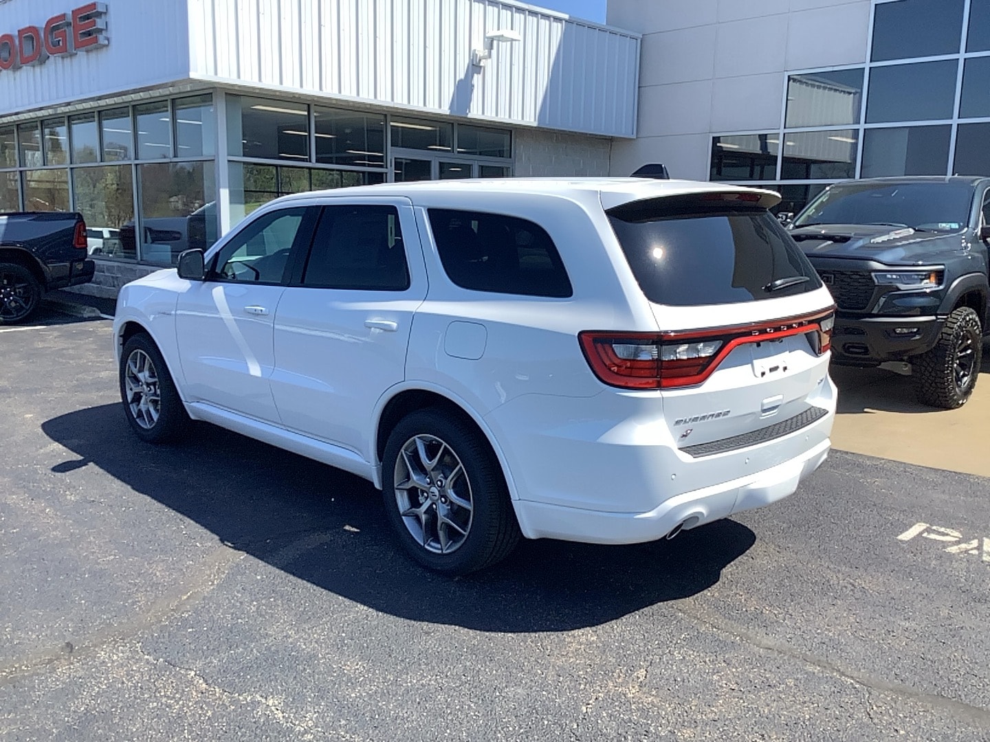 2026 Dodge Durango GT AWD HEMI V8 White Knuckle at Solomon CJD Brownsville