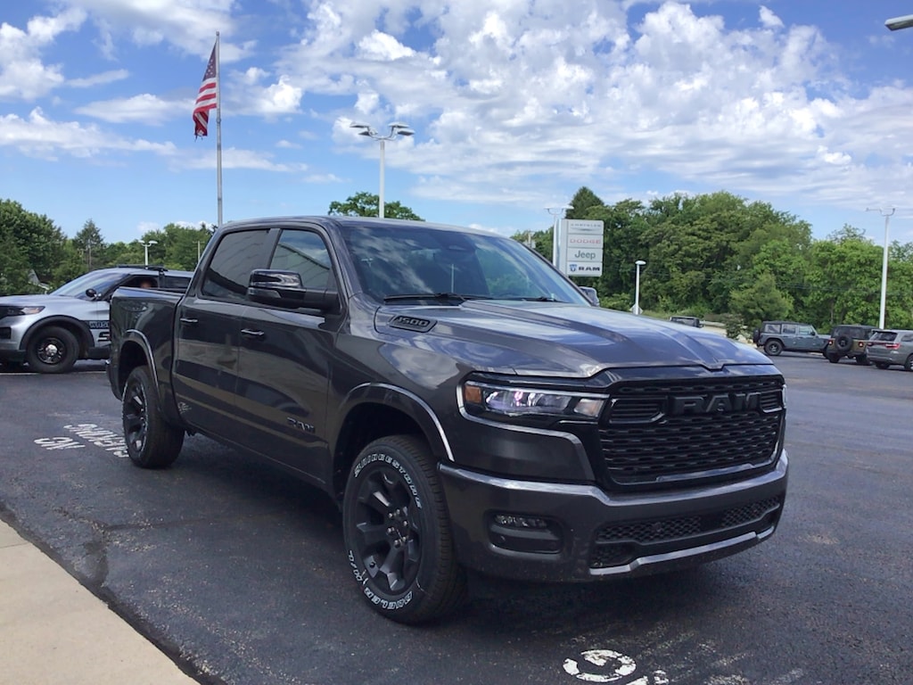 New 2026 Ram 1500 BIG HORN CREW CAB 4X4 5'7 BOX Pickup