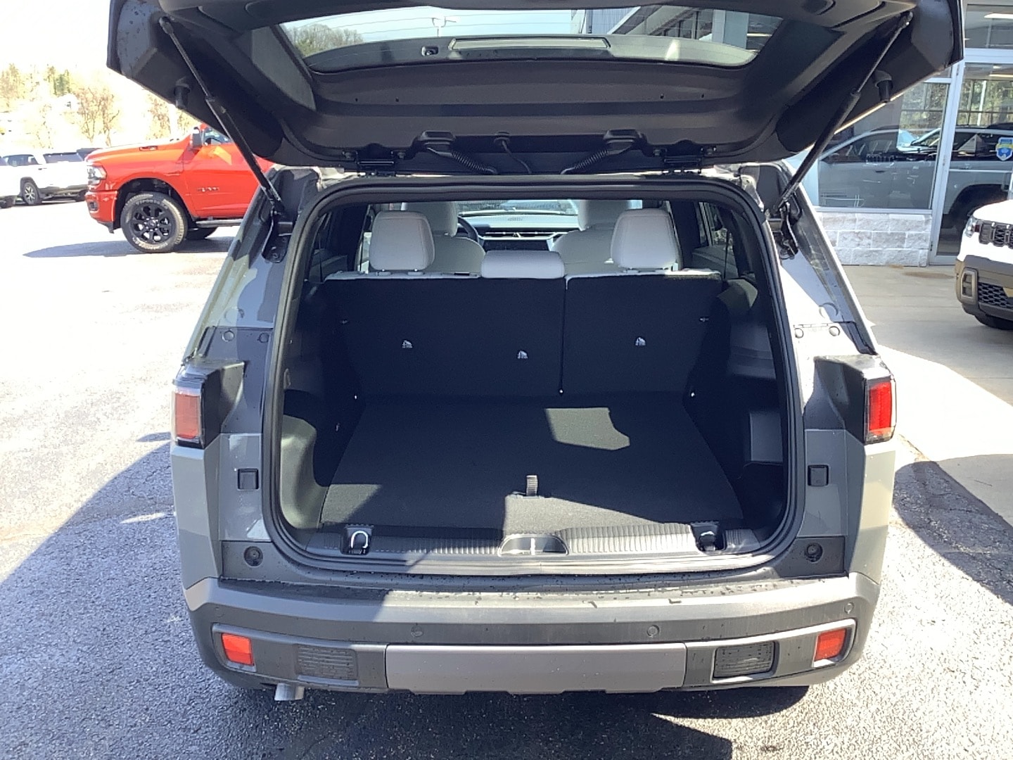 2026 Jeep Cherokee LAREDO 4X4 Sting-Gray at Humes CDJR