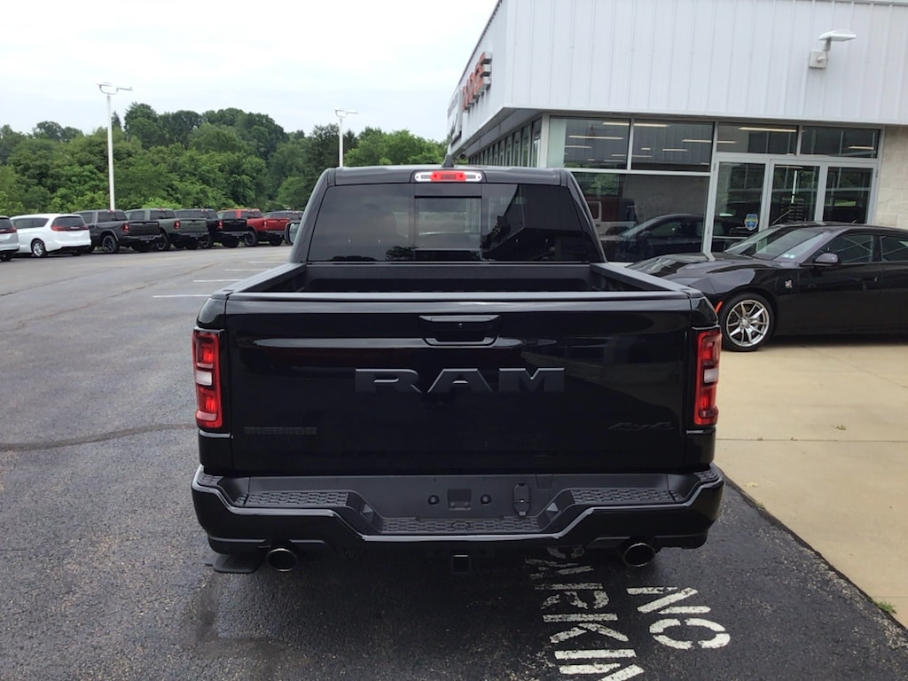 New 2026 Ram 1500 BIG HORN CREW CAB 4X4 5'7 BOX Pickup