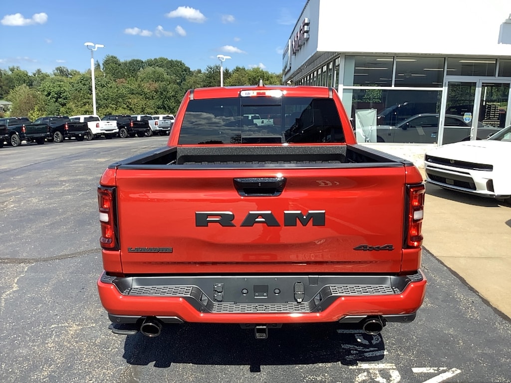 New 2027 Ram 1500 LARAMIE CREW CAB 4X4 5'7 BOX Pickup