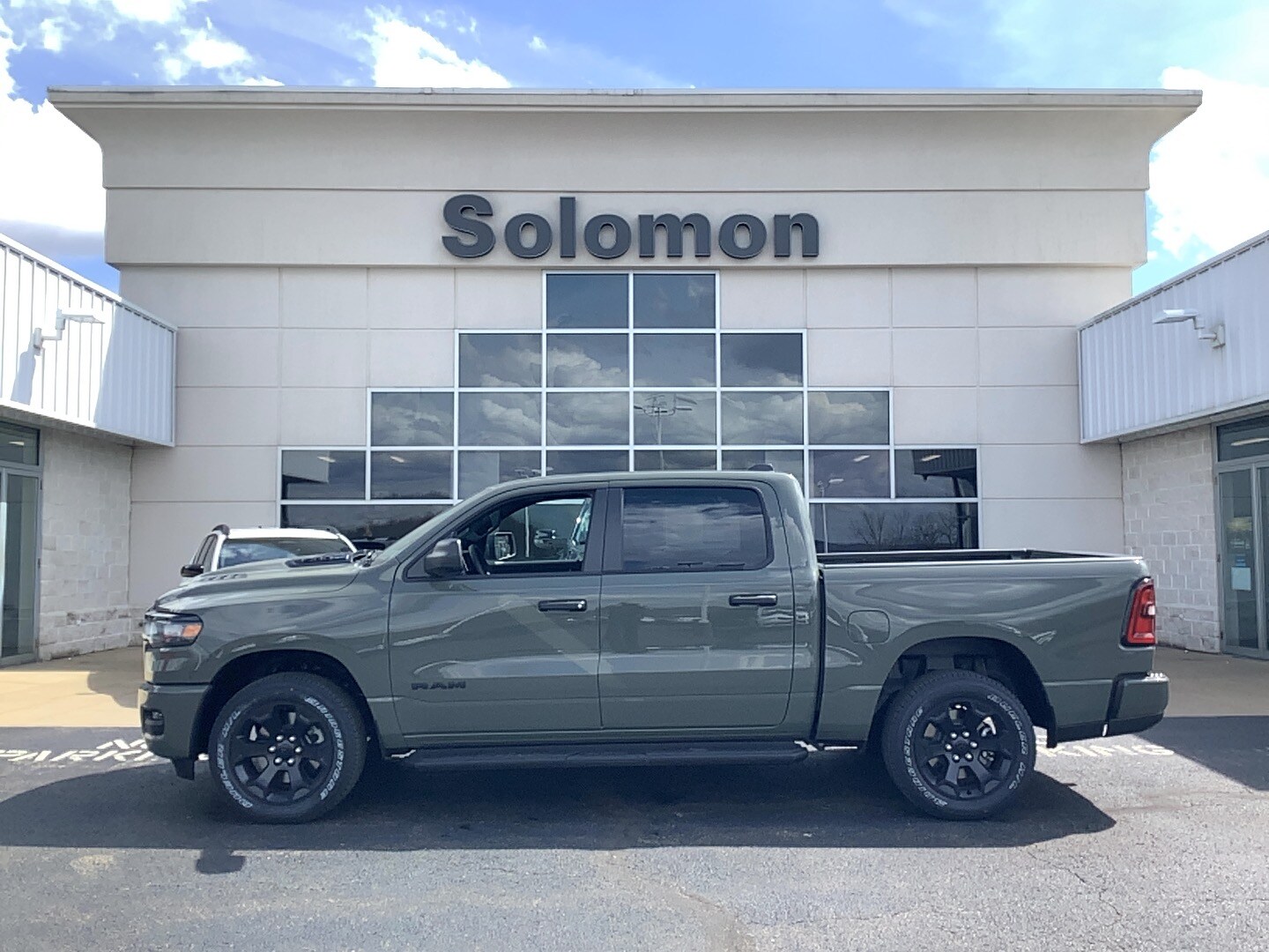 Canyon Lake 2026 RAM 1500 Express Crew Cab 4WD Pickup Truck Four-Wheel Drive 8-Speed Automatic