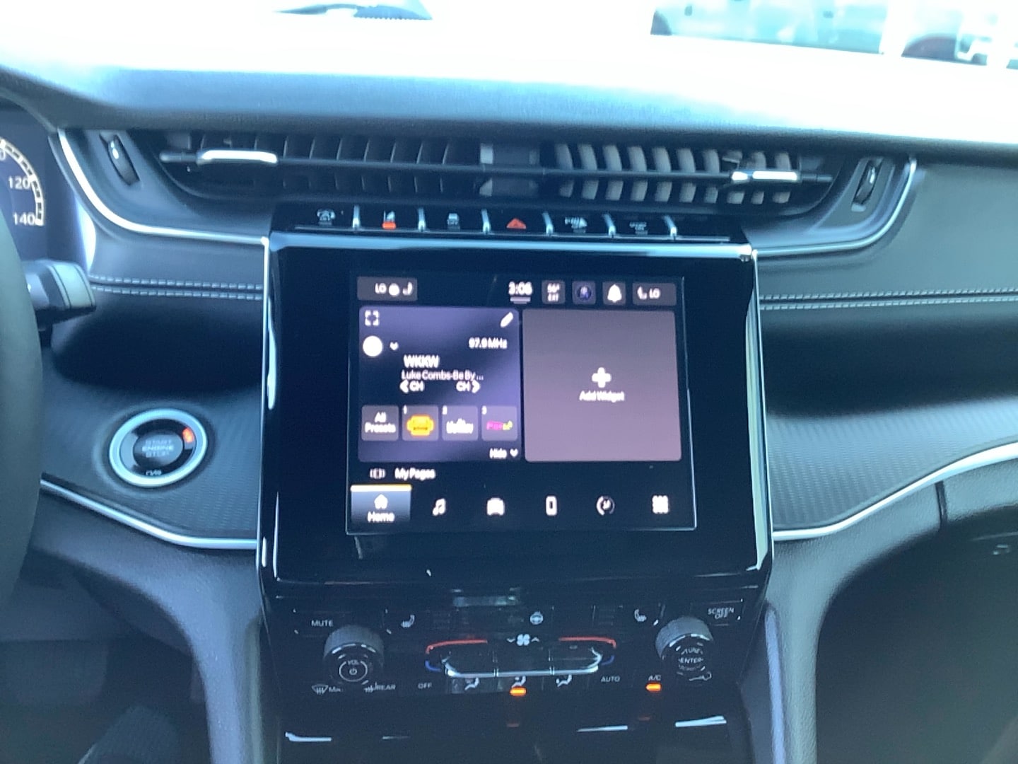 2025 Jeep Grand Cherokee photo 11 of 12